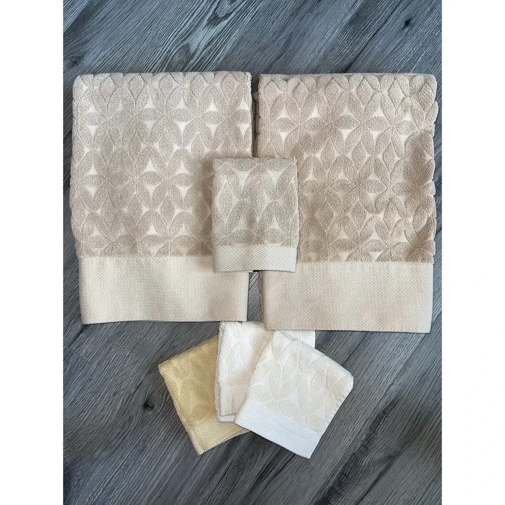 Vintage Made In Turkey 100%‎ Cotton LEAVES Brand Bath Towels (2) 4 Wash Cloths